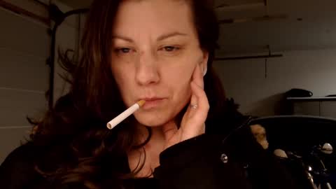 Snapshot of ashelynngrey1986 chatting on February 13, 3:39 am Ashelynn Grey online show from February 13, 3:39 am