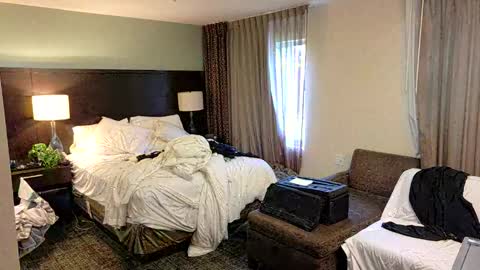 Snapshot of ashelynngrey1986 chatting on April 1, 10:18 pm Ashelynn Grey online show from April 1, 10:18 pm