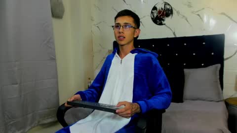   Asher  online show from April 21, 8:55 pm