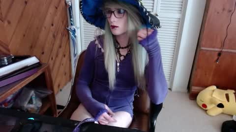 Snapshot of ashethegengar chatting on February 25, 8:29 pm Ashley Scarlett online show from February 25, 8:29 pm