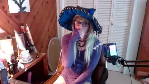 Snapshot of ashethegengar chatting on March 23, 8:02 pm Ashley Scarlett online show from March 23, 8:02 pm