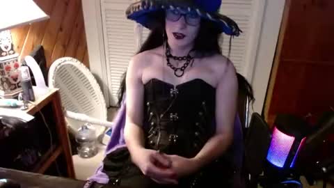 Snapshot of ashethegengar chatting on June 18, 12:44 am Ashley Scarlett online show from June 18, 12:44 am
