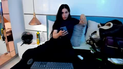 Ashkoreh online show from April 21, 5:17 pm