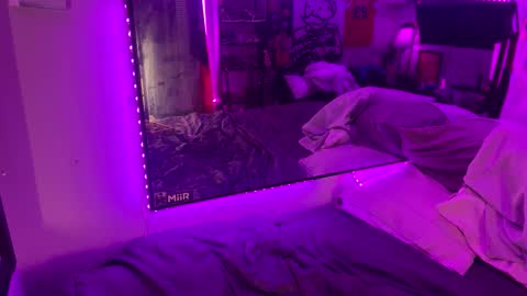 Snapshot of ashl33mackenzi3 chatting on January 26, 9:40 am Ashl33mackenzi3 online show from January 26, 9:40 am