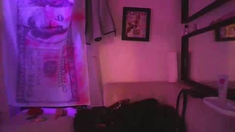 Snapshot of ashl33mackenzi3 chatting on March 22, 2:26 am Ashl33mackenzi3 online show from March 22, 2:26 am