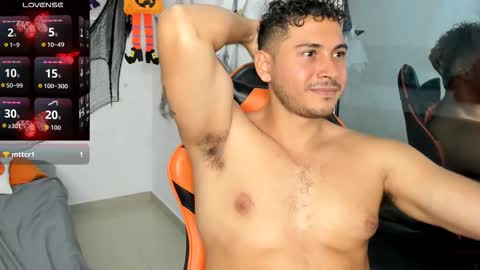 Snapshot of ashlan_king chatting on October 21, 7:47 pm ashlan_king online show from October 21, 7:47 pm