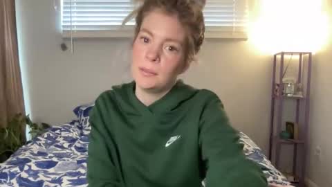 Snapshot of ashleebby818 chatting on February 20, 4:29 pm Ashlee online show from February 20, 4:29 pm