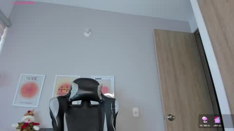 A S H L E Y online show from November 26, 9:16 pm