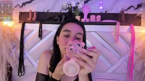 ashley_7777 online show from April 22, 1:56 pm