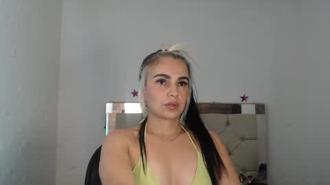 ashley__tylor online show from January 15, 9:45 am
