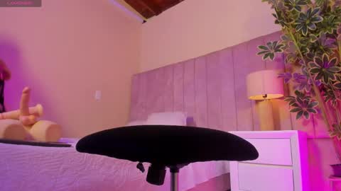 ashley_beaomunt online show from April 15, 11:17 am