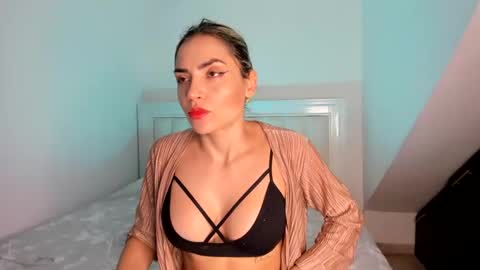 Snapshot of ashley_blair chatting on December 1, 6:19 pm ashley_blair online show from December 1, 6:19 pm
