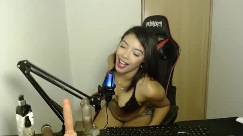 ashley_bleir online show from March 8, 2:04 am