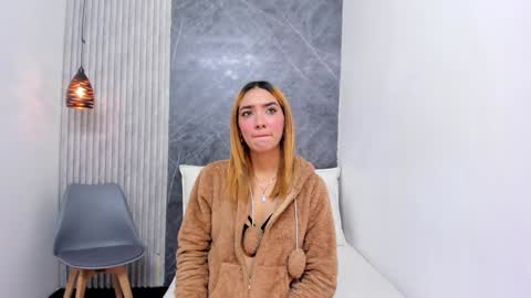 Snapshot of ashley_miller26 chatting on January 26, 12:01 pm ashley_miller26 online show from January 26, 12:01 pm