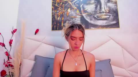 Snapshot of ashley_miller26 chatting on March 2, 11:18 am ashley_miller26 online show from March 2, 11:18 am