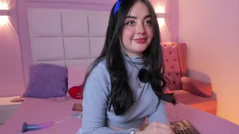 ashley_petit online show from July 23, 1:20 pm