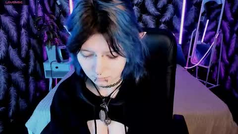 Ashley online show from February 19, 8:38 pm