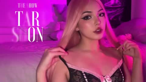 Ashlee Boox   online show from May 29, 4:16 pm