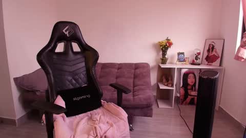 Snapshot of ashleyene2 chatting on September 28, 2:22 pm Ashley online show from September 28, 2:22 pm