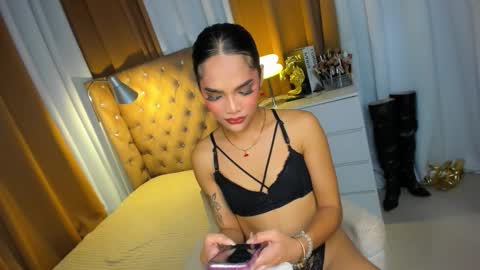 Snapshot of ashleyfuckinghash chatting on November 10, 4:00 am ashleyfuckinghash online show from November 10, 4:00 am
