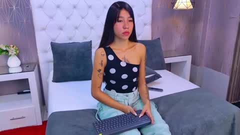 Snapshot of ashleyroberh chatting on May 21, 4:58 pm AshleyRoberh online show from May 21, 4:58 pm