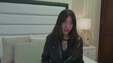 Snapshot of ashleyroberh chatting on June 20, 3:20 am AshleyRoberh online show from June 20, 3:20 am