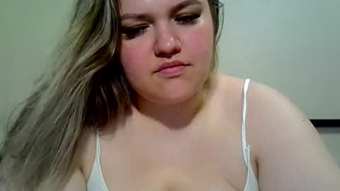 Snapshot of ashleyrosee_ chatting on July 21, 3:58 pm Anite online show from July 21, 3:58 pm