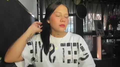 Snapshot of ashleytravis_ chatting on July 4, 12:55 pm online show from July 4, 12:55 pm