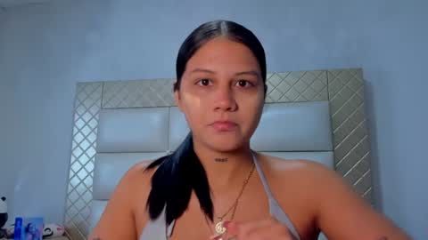 Snapshot of ashleytravis_ chatting on July 13, 9:39 pm online show from July 13, 9:39 pm