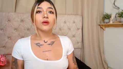 Snapshot of ashleyvalirya chatting on March 7, 4:13 am Ashley Lauren online show from March 7, 4:13 am