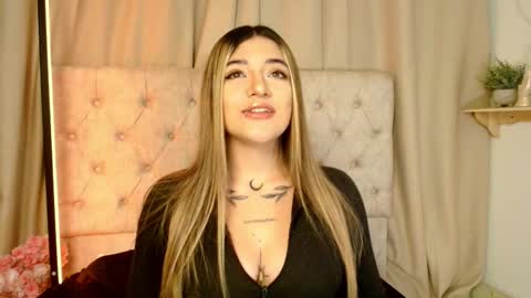 Snapshot of ashleyvalirya chatting on March 11, 3:48 am Ashley Lauren online show from March 11, 3:48 am