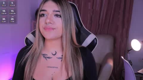 Ashley Lauren online show from November 18, 3:56 am