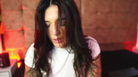 Ashley Lauren online show from March 19, 8:35 pm