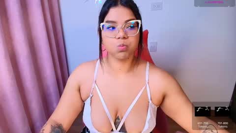 Snapshot of ashleyy18__ chatting on February 16, 9:48 am Ashleyy18 online show from February 16, 9:48 am