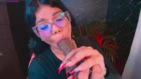 Snapshot of ashleyy18__ chatting on October 31, 12:33 am Ashleyy18 online show from October 31, 12:33 am