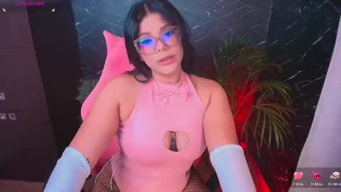 Snapshot of ashleyy18__ chatting on November 1, 12:01 am Ashleyy18 online show from November 1, 12:01 am