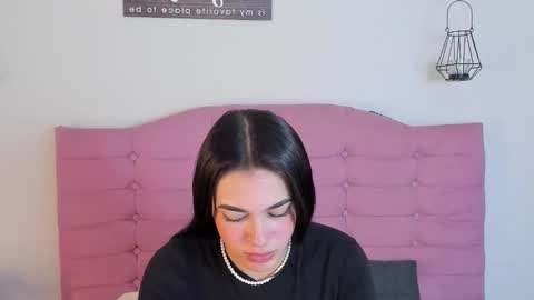 Snapshot of ashleyy_ls chatting on September 23, 3:20 am kylie online show from September 23, 3:20 am