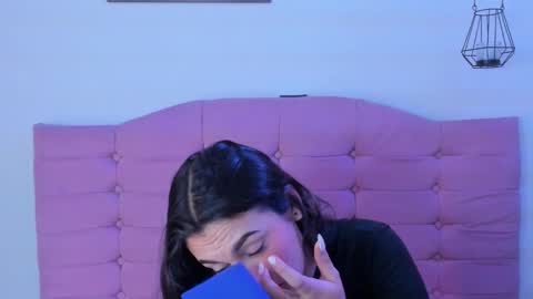 Snapshot of ashleyy_ls chatting on October 15, 2:22 am kylie online show from October 15, 2:22 am
