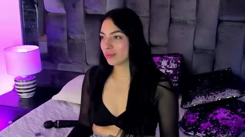 Snapshot of ashly_bloom chatting on April 17, 3:31 am Ashly online show from April 17, 3:31 am
