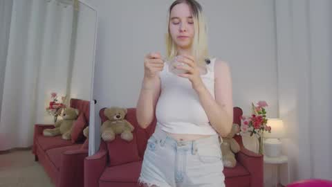 ashly_cherry online show from November 20, 11:10 am