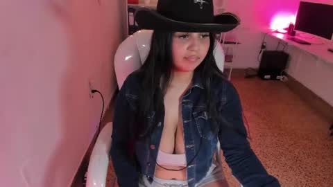 Ashly online show from July 25, 1:41 pm