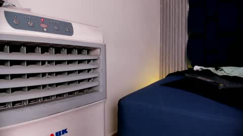 ashlybenison online show from December 15, 8:08 am