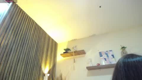 Snapshot of ashlye_hill chatting on August 4, 5:21 am Ashlye online show from August 4, 5:21 am