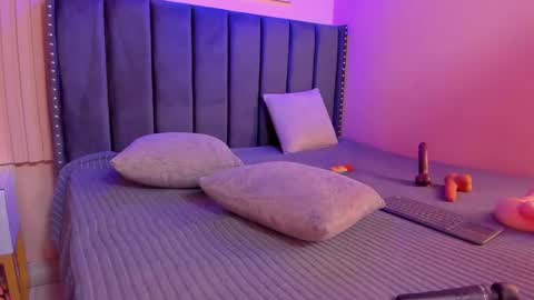 ashlye_miller_ online show from January 14, 7:06 am