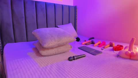 ashlye_miller_ online show from January 24, 7:08 am