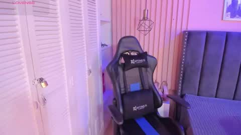 ashlye_miller_ online show from February 19, 10:34 am