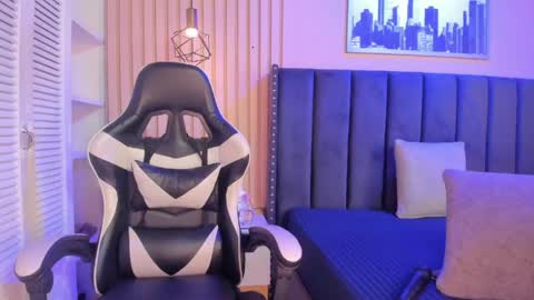 ashlye_miller_ online show from April 19, 4:23 am