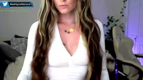 Ashlyndiamond online show from June 26, 10:36 pm