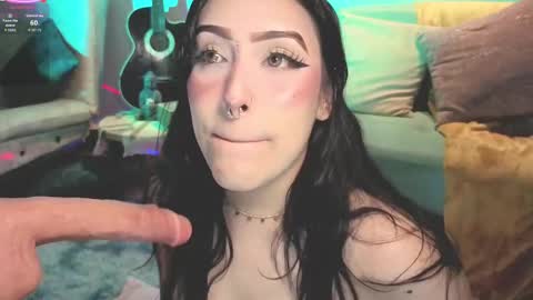 Snapshot of ashlynnlowe_ chatting on October 2, 8:05 pm Ash  online show from October 2, 8:05 pm