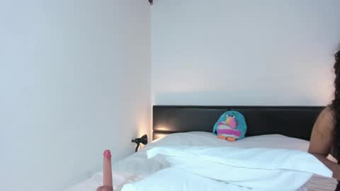 ashlyviper77 online show from April 14, 11:55 pm